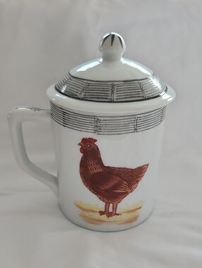 Barn Yard Ceramic Lidded Mug with Brown Hen Illustration